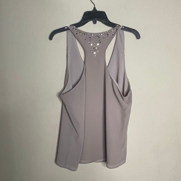 Size large BKE The Buckle boutique v-neck sleeveless blouse embellished neckline - Picture 6 of 6